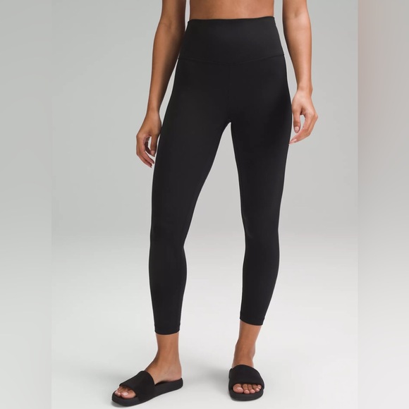 Lululemon Women’s Size 8 Align Ribbed High-Rise Yoga Pant 21" Tight In Black - Picture 1 of 8